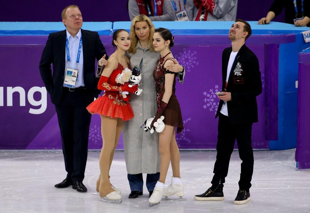 Alina Zagitova (RUS) Evgenia Medvedeva (RUS) with their coaches Eteri Tutberidze, Sergei Dudakov (L)Choreographer Daniil Gleikhengauz(R)2018©GettyImages  923226462