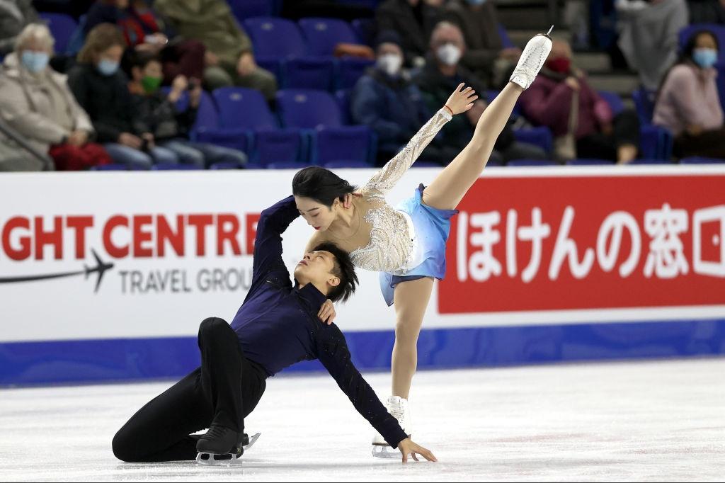 Wenjing Sui and Cong Han CAN GettyImages 1350299550