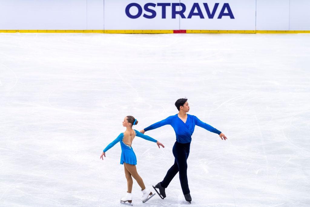 Cayla Smith and Andy Deng ISU Junior Grand Prix of Figure Skating 2022  Ostrava ISU 1242862860