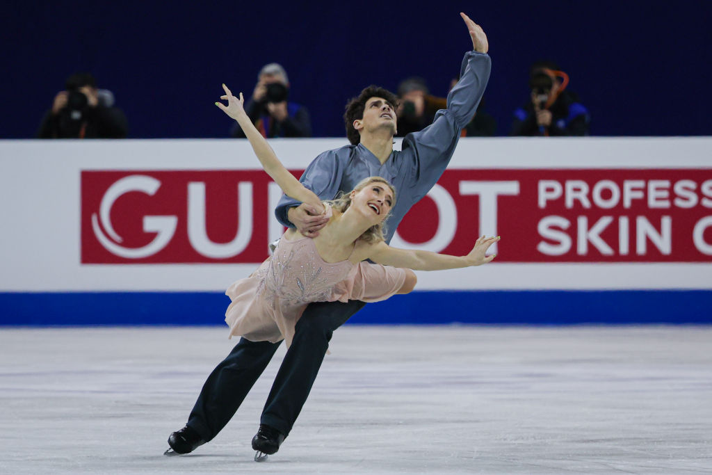 Gilles/Poirier (CAN) at the Four Continents Championships in Shanghai (CHN)