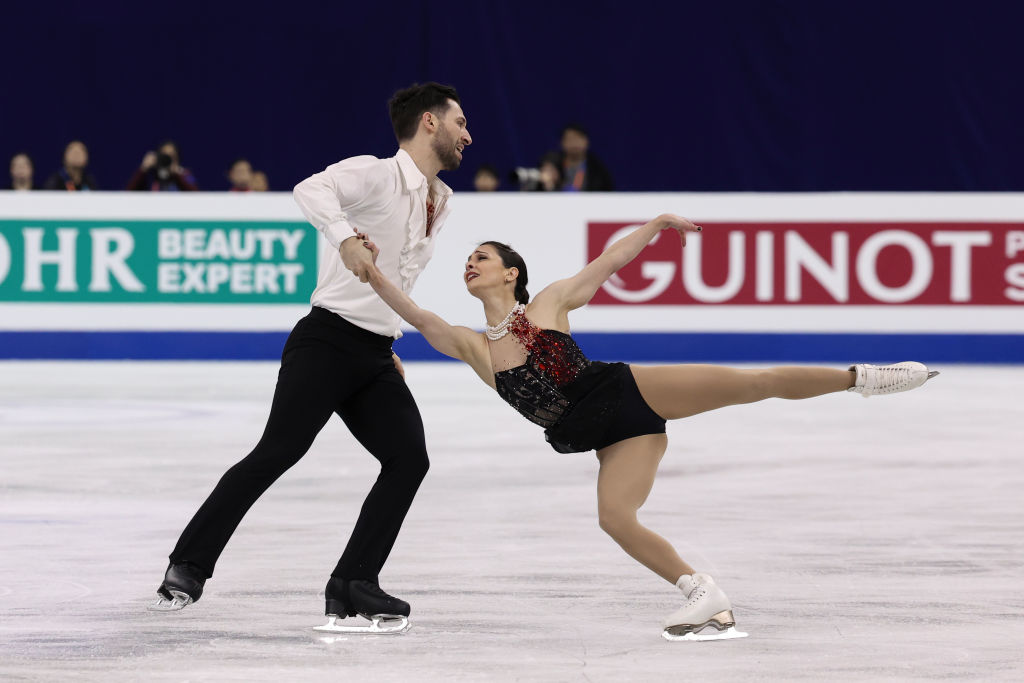Stellato-Dudek/Deschamps (CAN) at the Four Continents Championships in Shanghai (CHN)