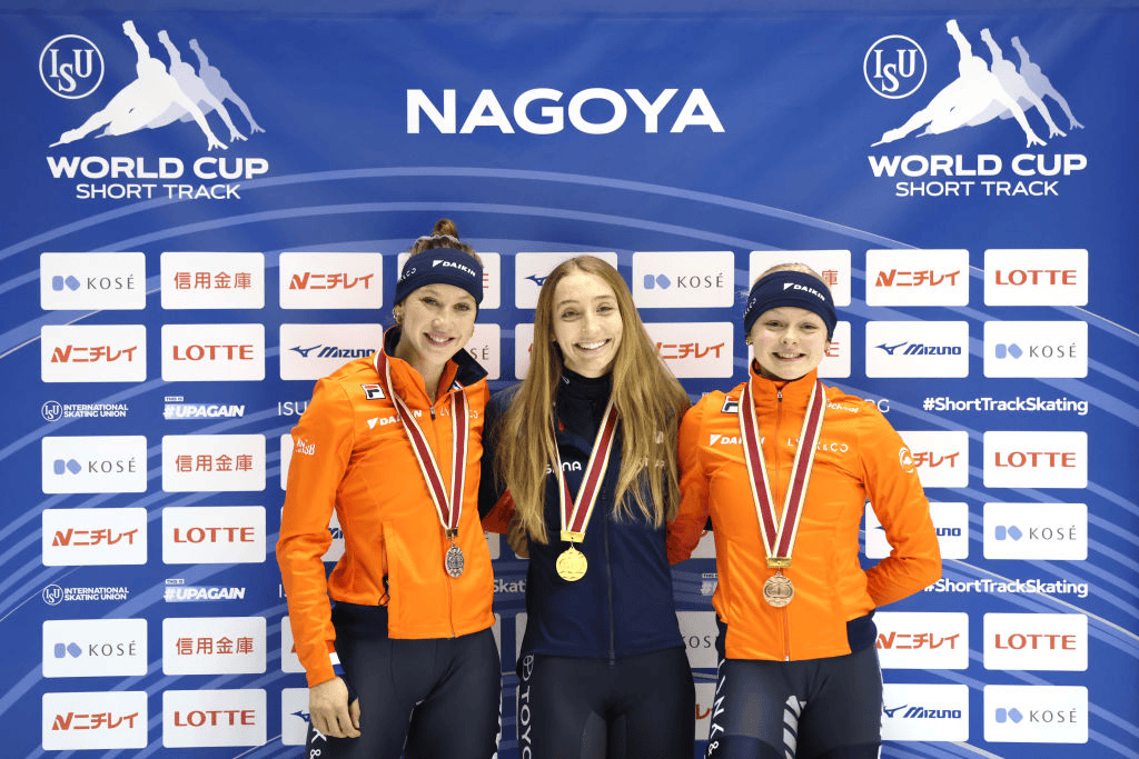 Suzanne Schulting (NED), Kristen Santos (USA) and Xandra Velzeboer (NED) ISU World Cup Nagoya (JPN) @ISU 1350363932
