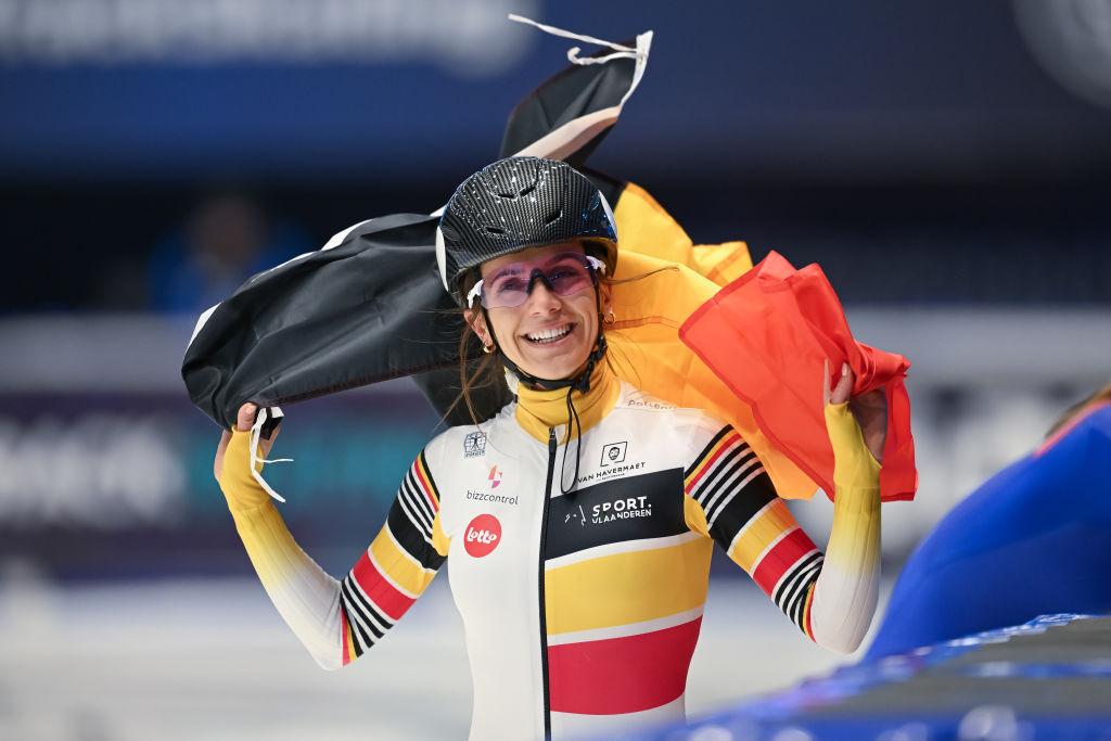 Hanne Desmet celebrates 1000m win