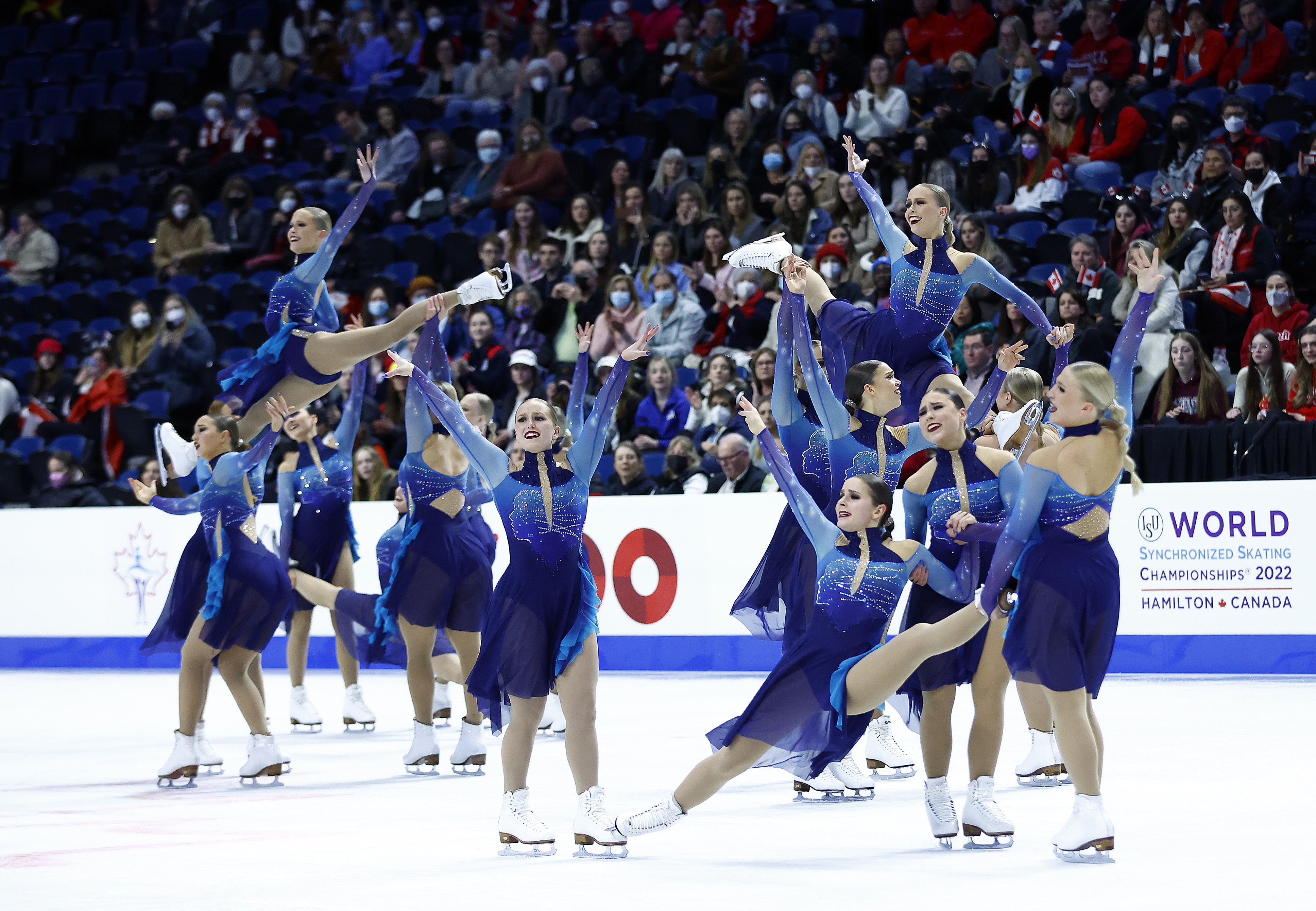 Team Helsinki Rockettes 2022 ISU World Synchronized Skating Championships Hamilton (CAN) ISU 1239875810