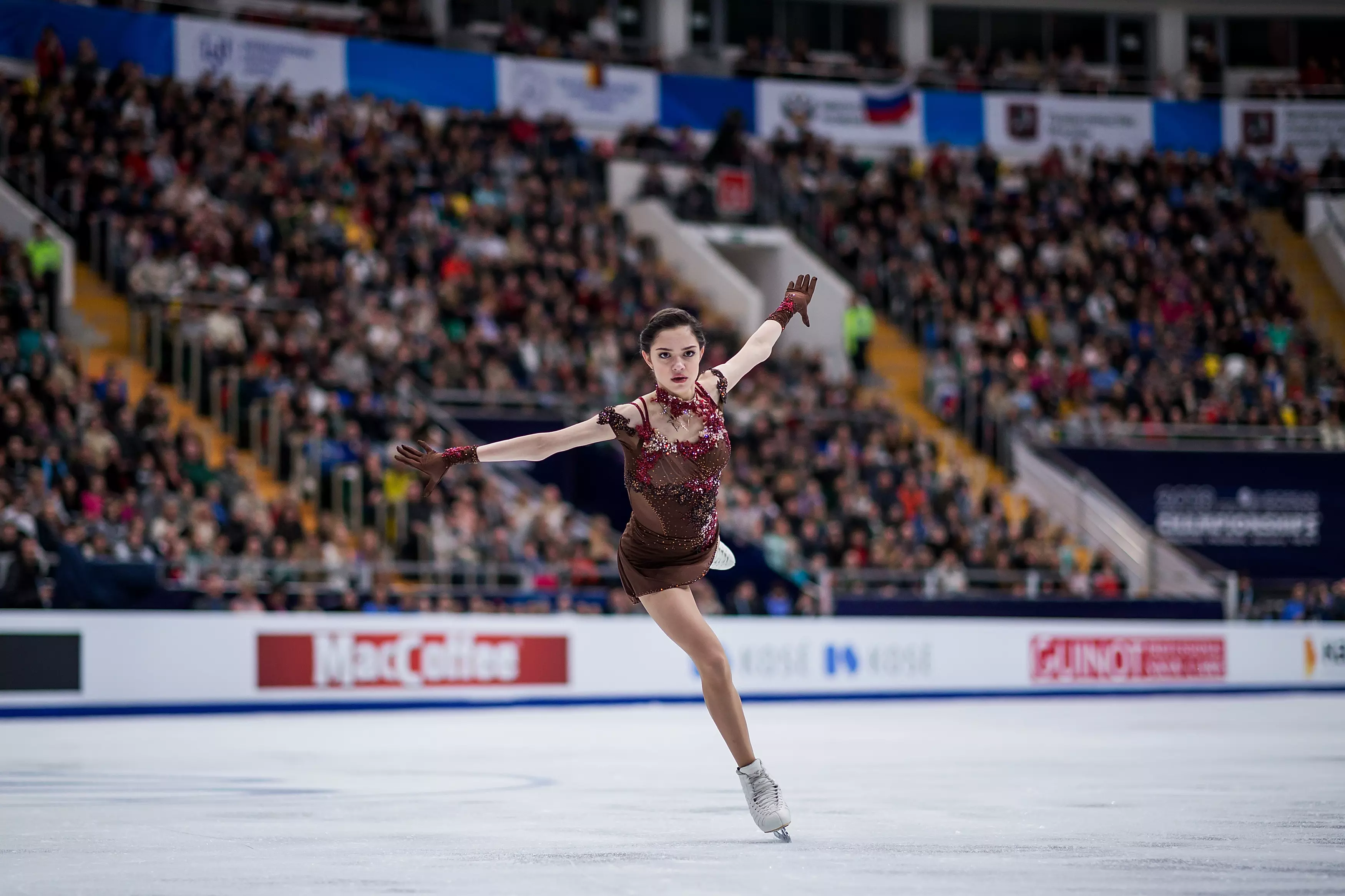 Evgenia Medvedeva RUS EFSC 2018 International Skating Union ISU 907732390