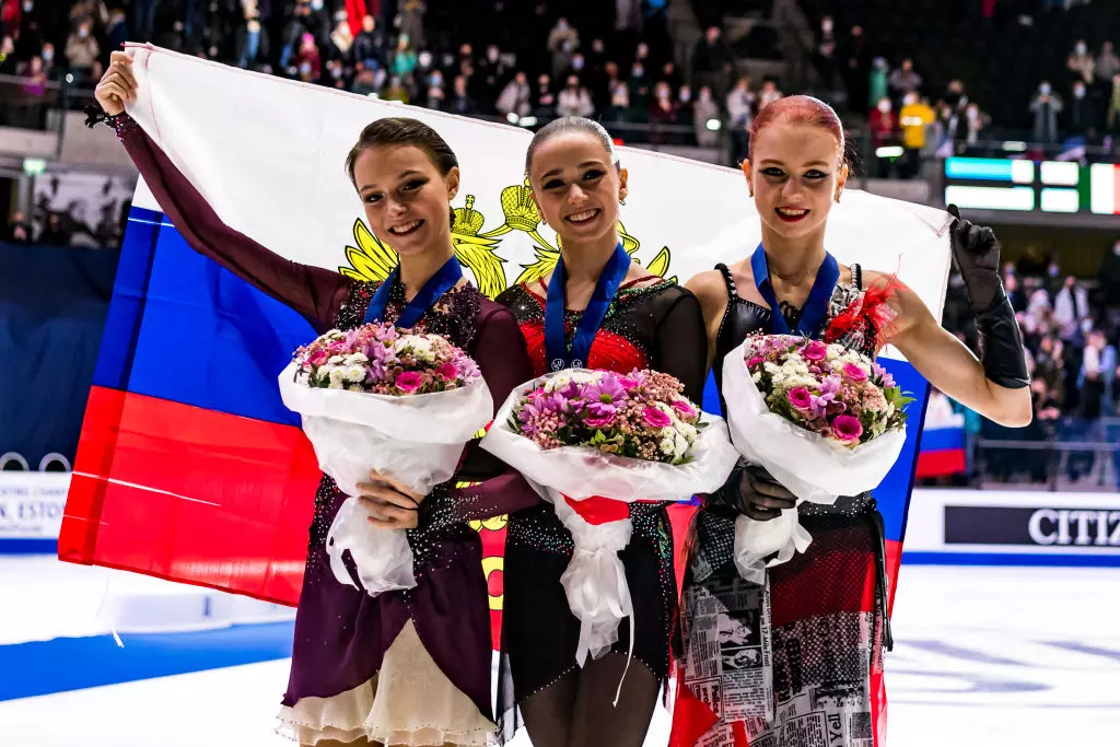 Elizaveta Tuktamysheva, Kamila Valieva, Alena Kostornaia(RUS)  ISU Grand Prix of Figure Skating (CAN) @ISU 1350352700