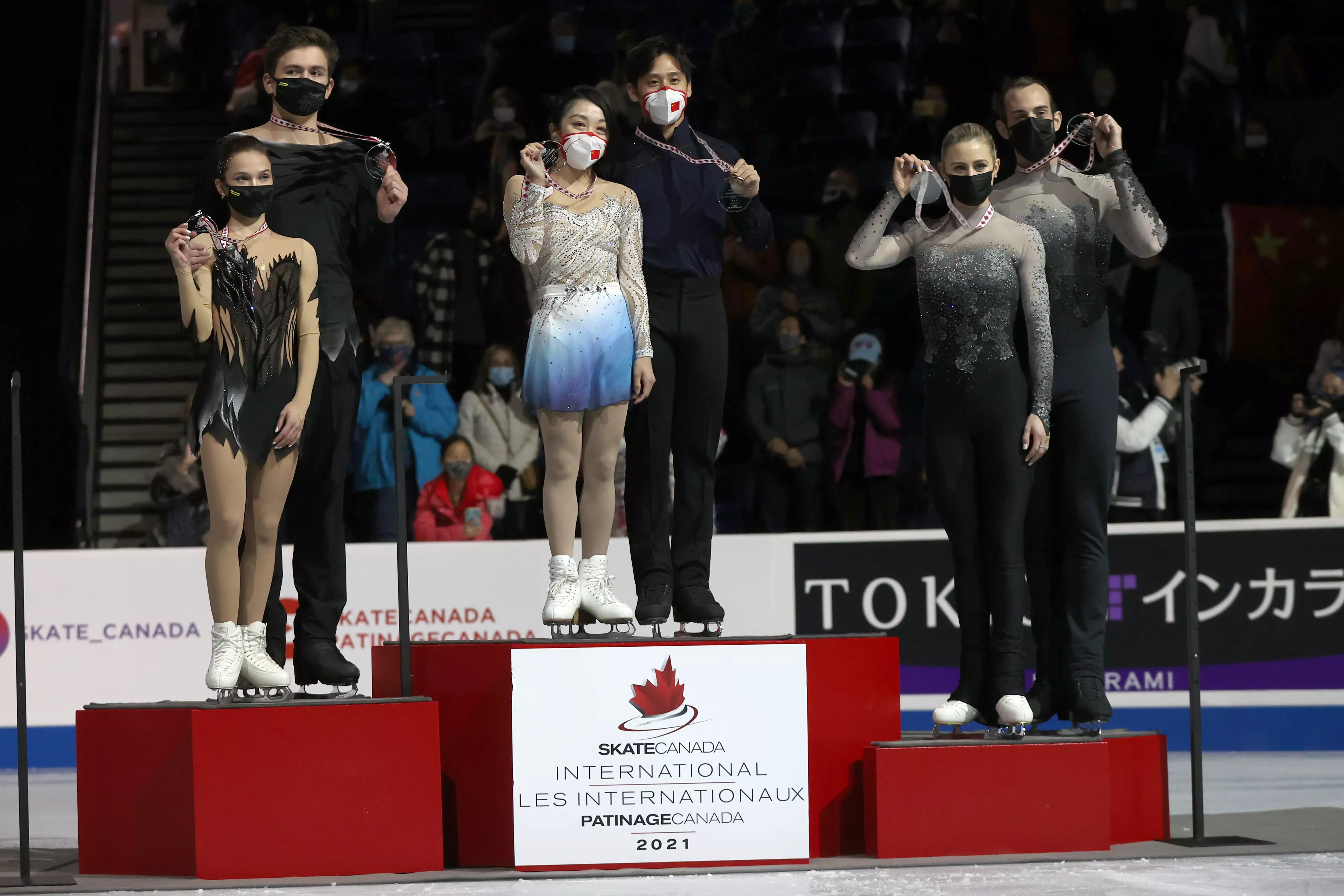 Daria Pavliuchenko  Denis Khodykin, Wenjing Sui Cong Han, Ashley Cain Gribble Timothy Leduc  ISU Grand Prix of Figure Skating 2021 Vancouver ISU 1350322013
