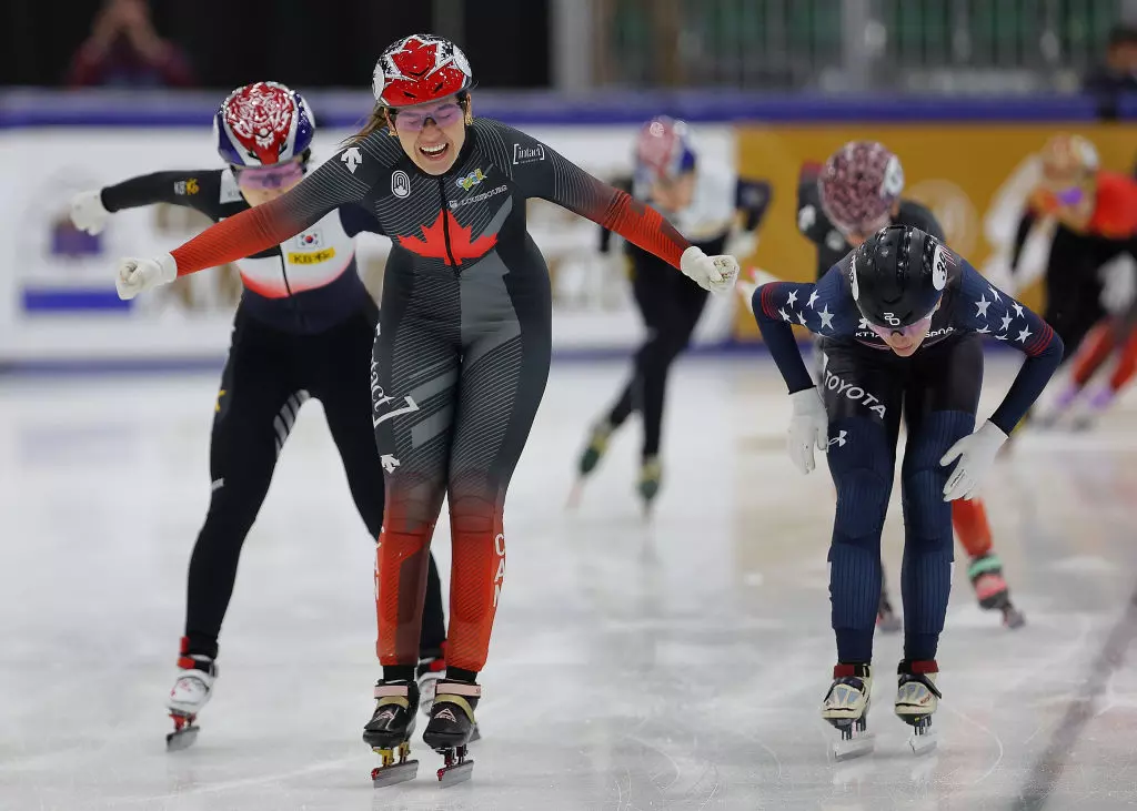Courtney Sarault (CAN) attacked the last two laps to take 1500m gold ahead of Santos-Griswold (USA) and Choi Min Jeong (KOR) in Salt Lake City. © ISU