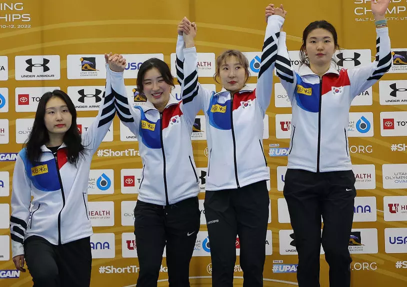 Korea's winning 3000m relay team
