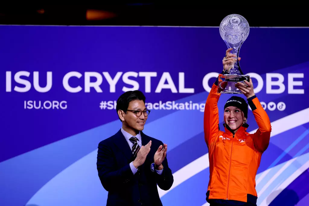World Cup Dordrecth 2023 Schulting wins Crystal Globe 1465329290