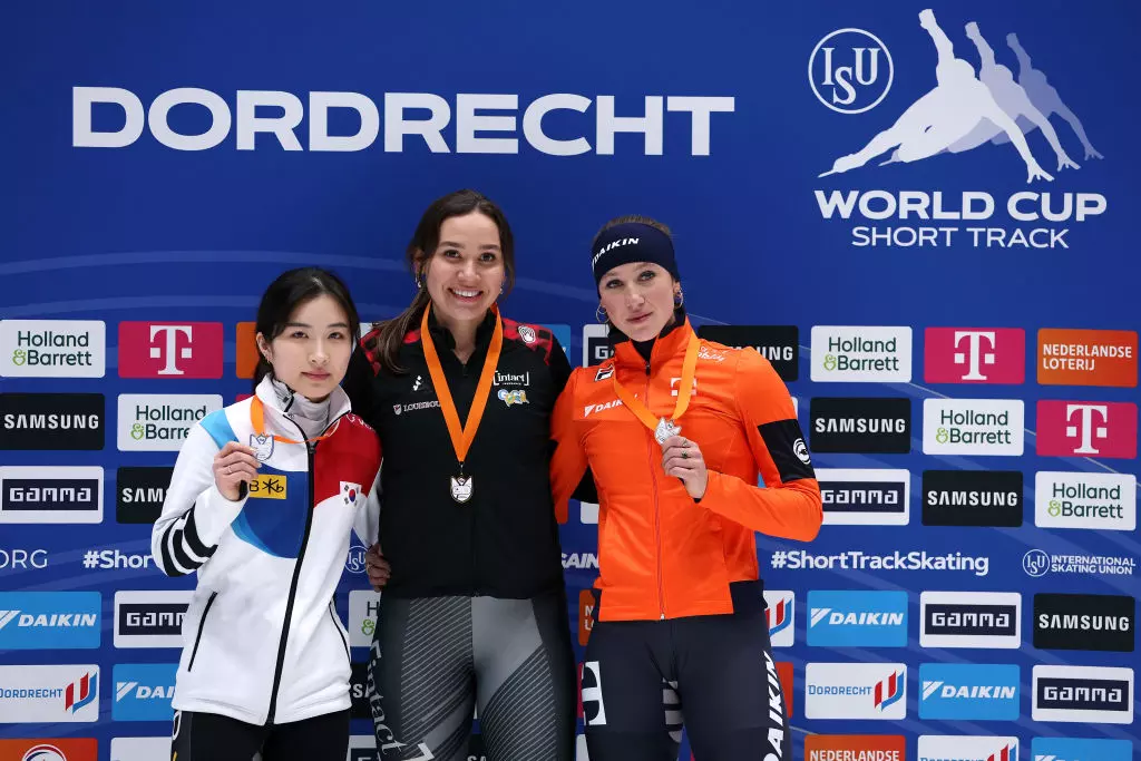 Gilli Kim (KOR) Courtney Sarault (CAN) and Suzanne Schulting(NED) ISU World Cup 2022 Dordrecht (NED) ISU 1465339459