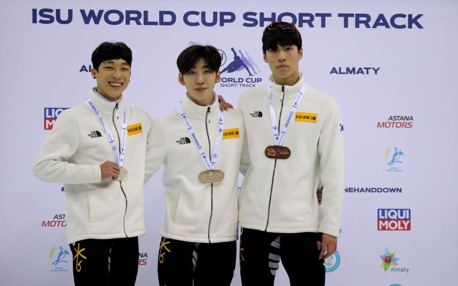 WCSTSS KAZ Hwang Daeheon (KOR), Lim Hyo Jun (KOR) and Kim Gun Woo (KOR) 2018©International Skating Union (ISU)